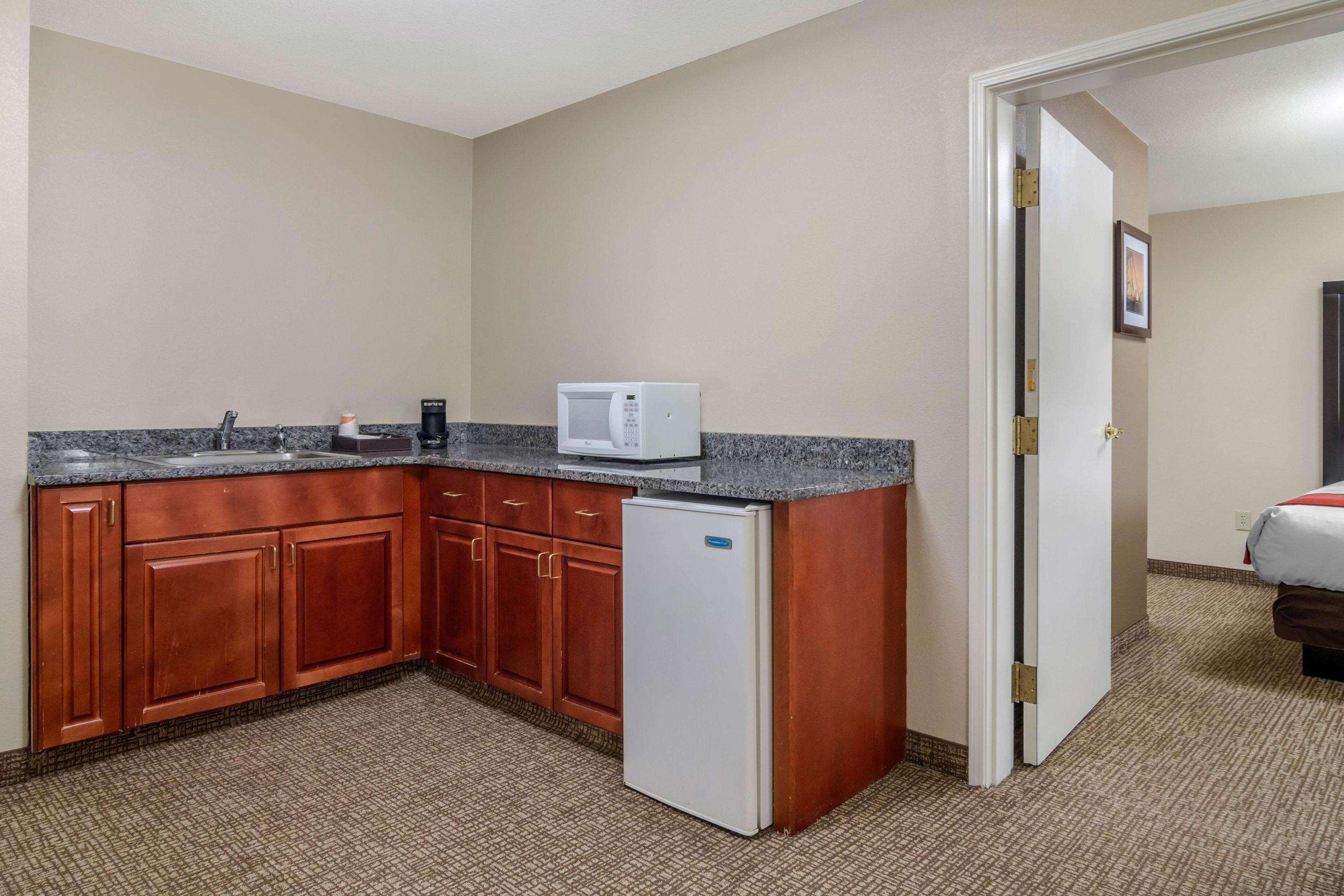 Comfort Inn & Suites Atlanta-Smyrna Exteriör bild
