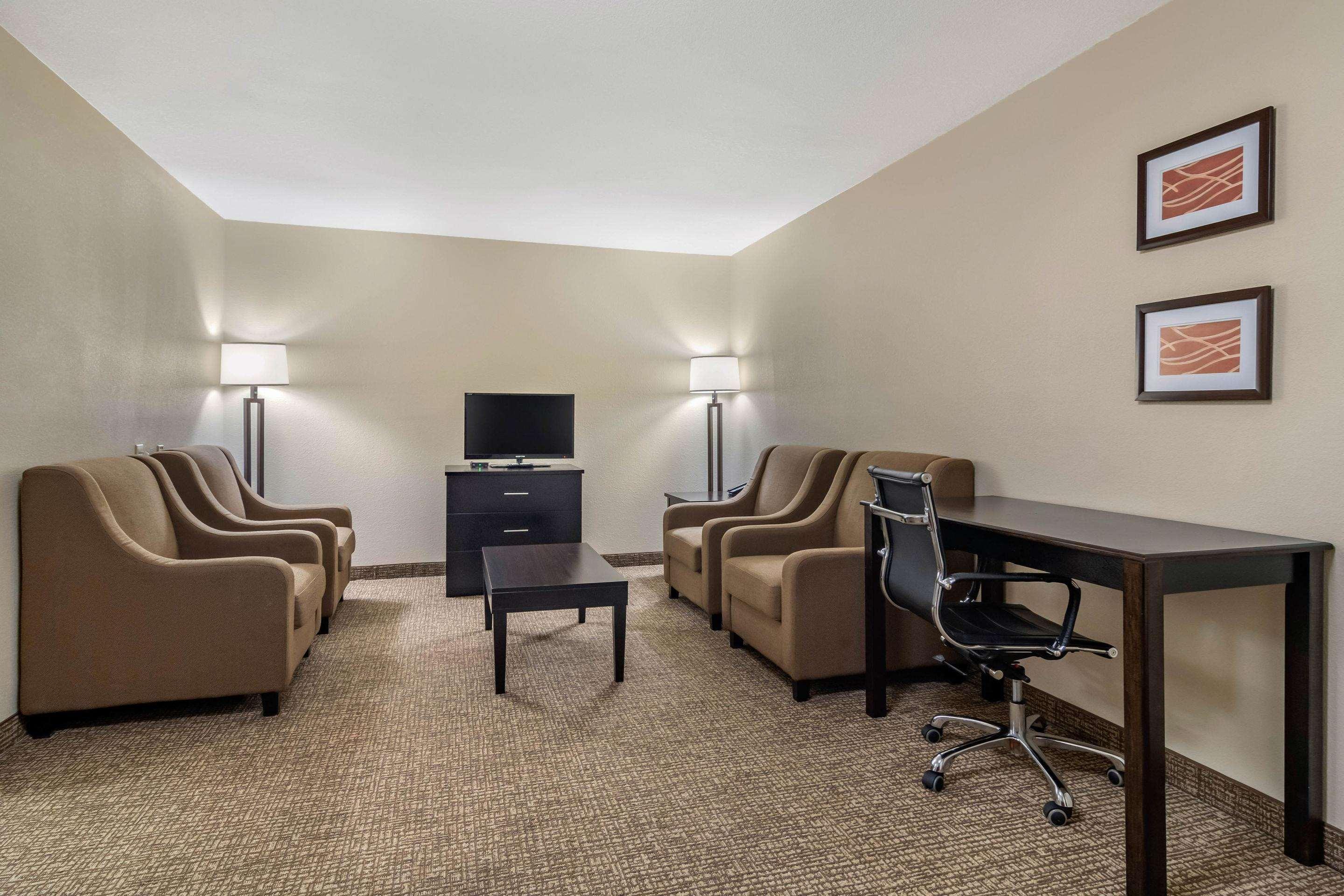 Comfort Inn & Suites Atlanta-Smyrna Exteriör bild
