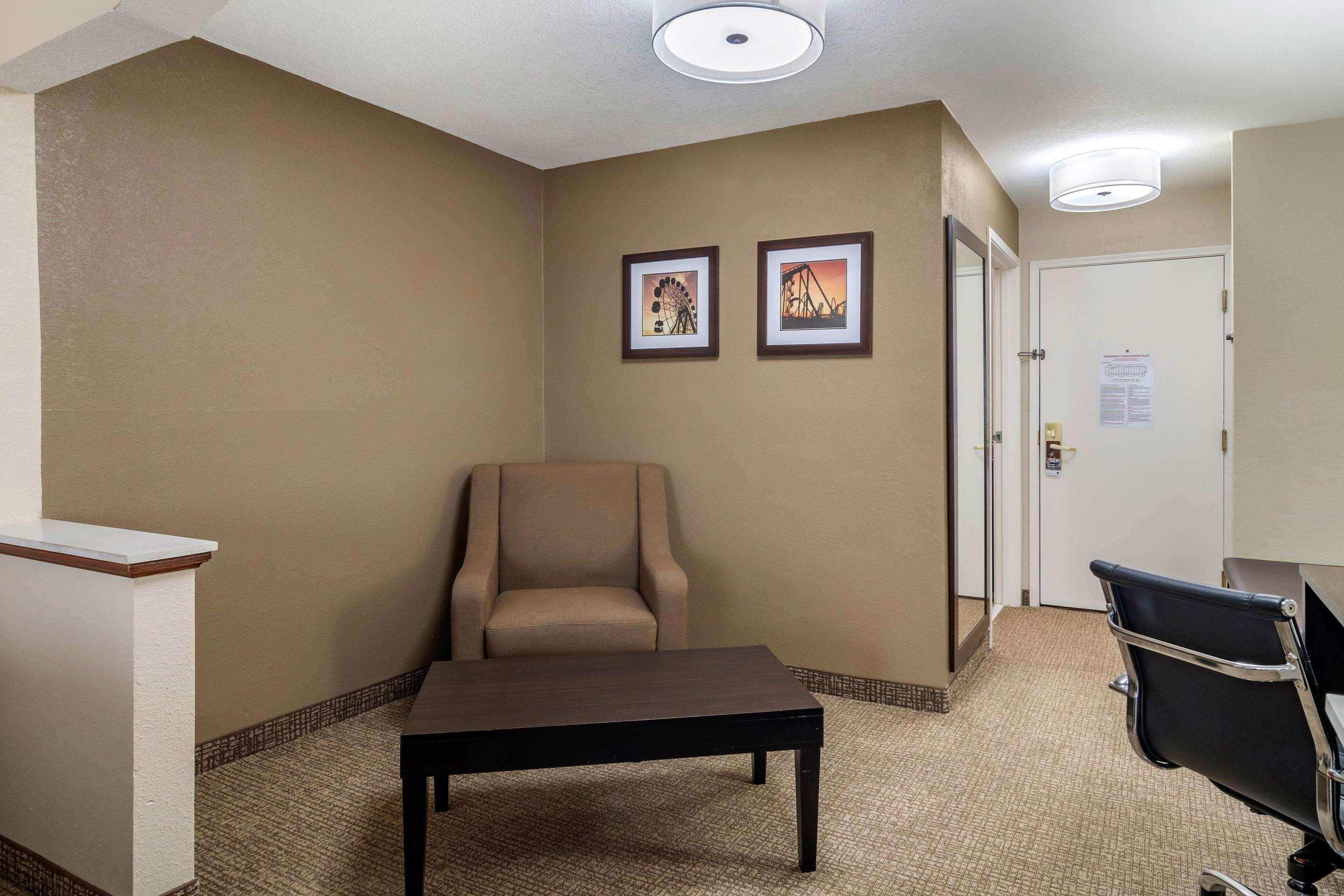Comfort Inn & Suites Atlanta-Smyrna Exteriör bild